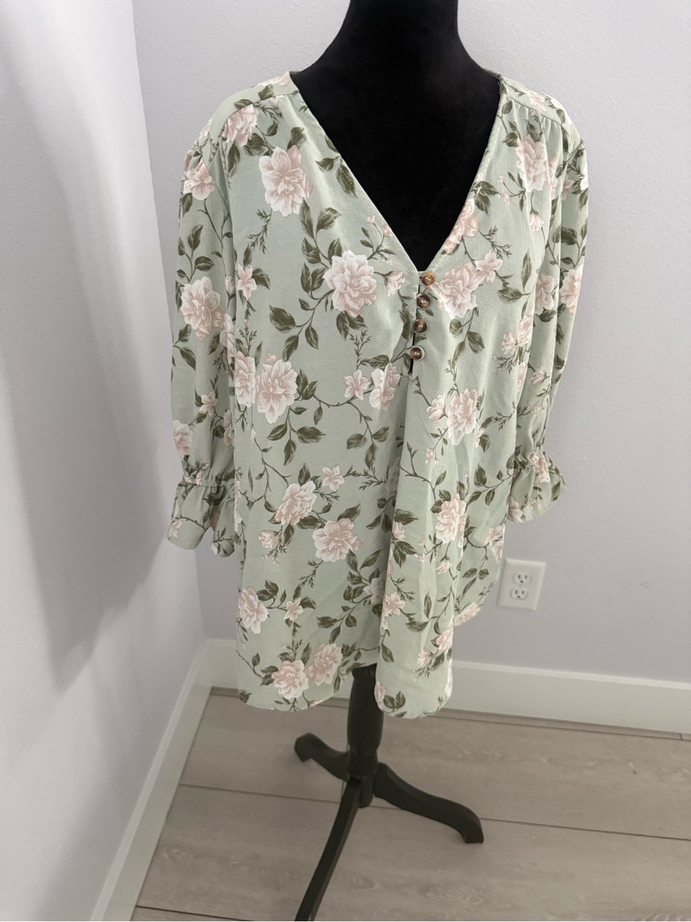 Sage Green Floral V-Neck Chemise with Button Front#B31